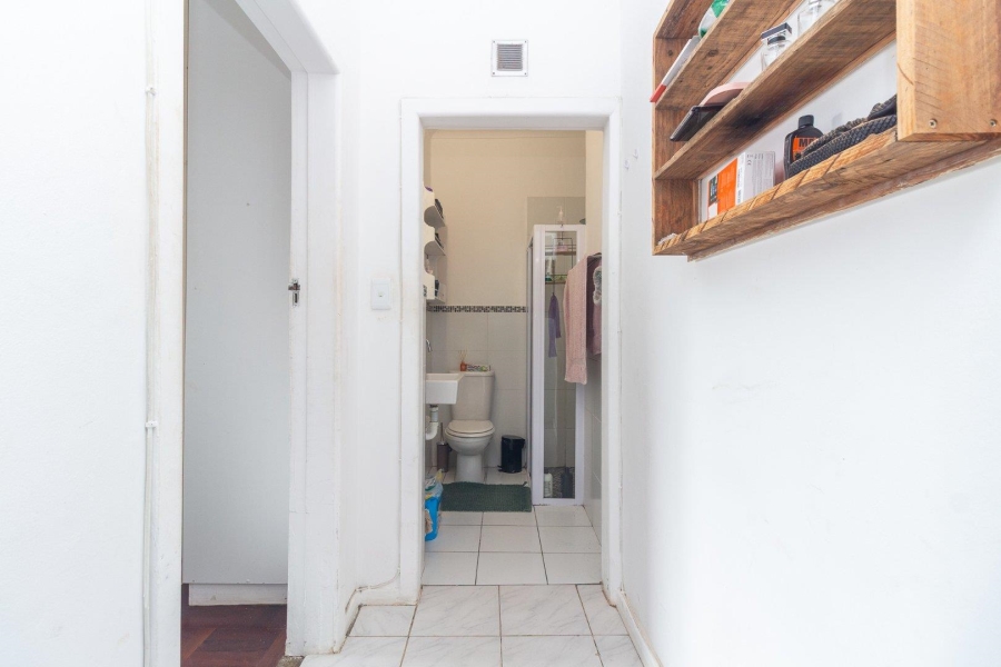 2 Bedroom Property for Sale in Vredehoek Western Cape